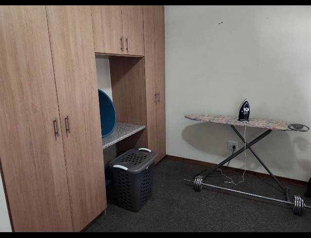 2 BEDROOM APARTMENT FOR SALE IN VANDERBIJLPARK SE 4